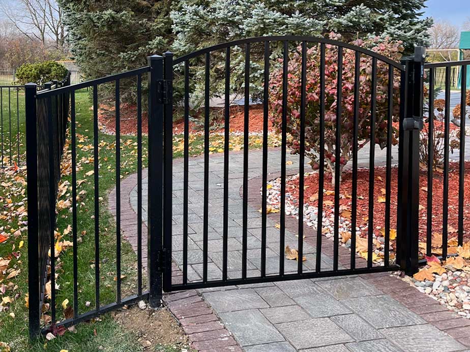 Aluminum Fence Contractor in Northwest Chicago